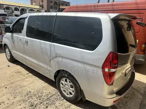 Hyundai Starex 2015 Silver