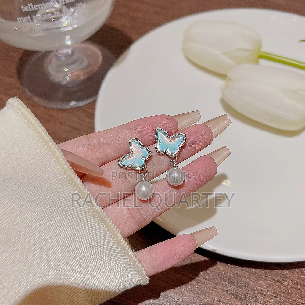 Earrings (Studs) High Quality