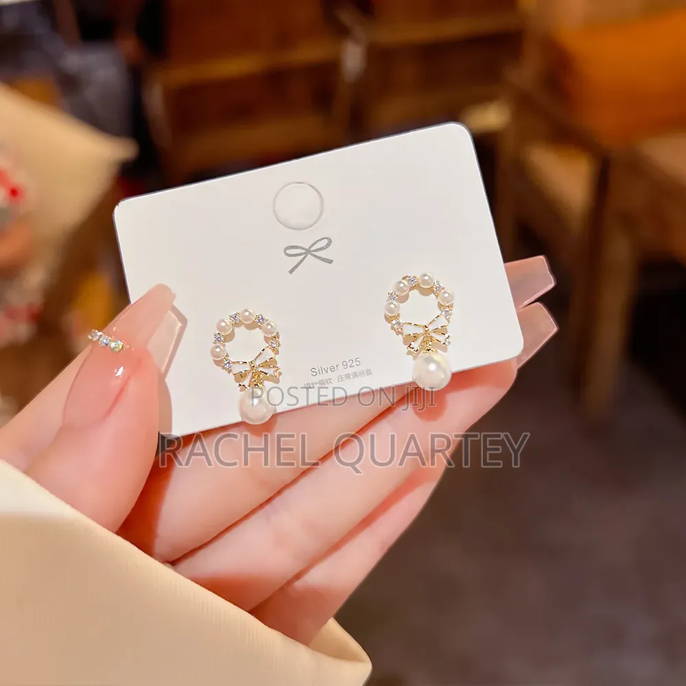 Earrings (Studs) High Quality