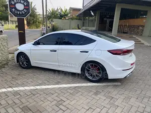 Hyundai Elantra SE 2018 White