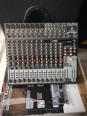 Behringer Xenyx X2222 Usb Audio Mixer