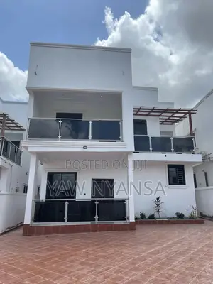 5bdrm Duplex in Bn Estate, Kwabenya for sale