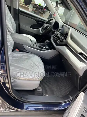 Toyota Highlander 2021 Blue
