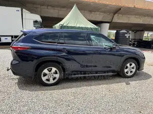 Toyota Highlander 2021 Blue