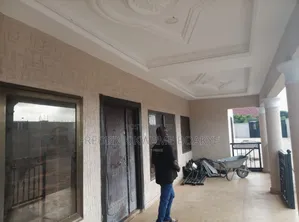 6bdrm House in Brother K Estate, Kumasi Metropolitan for rent