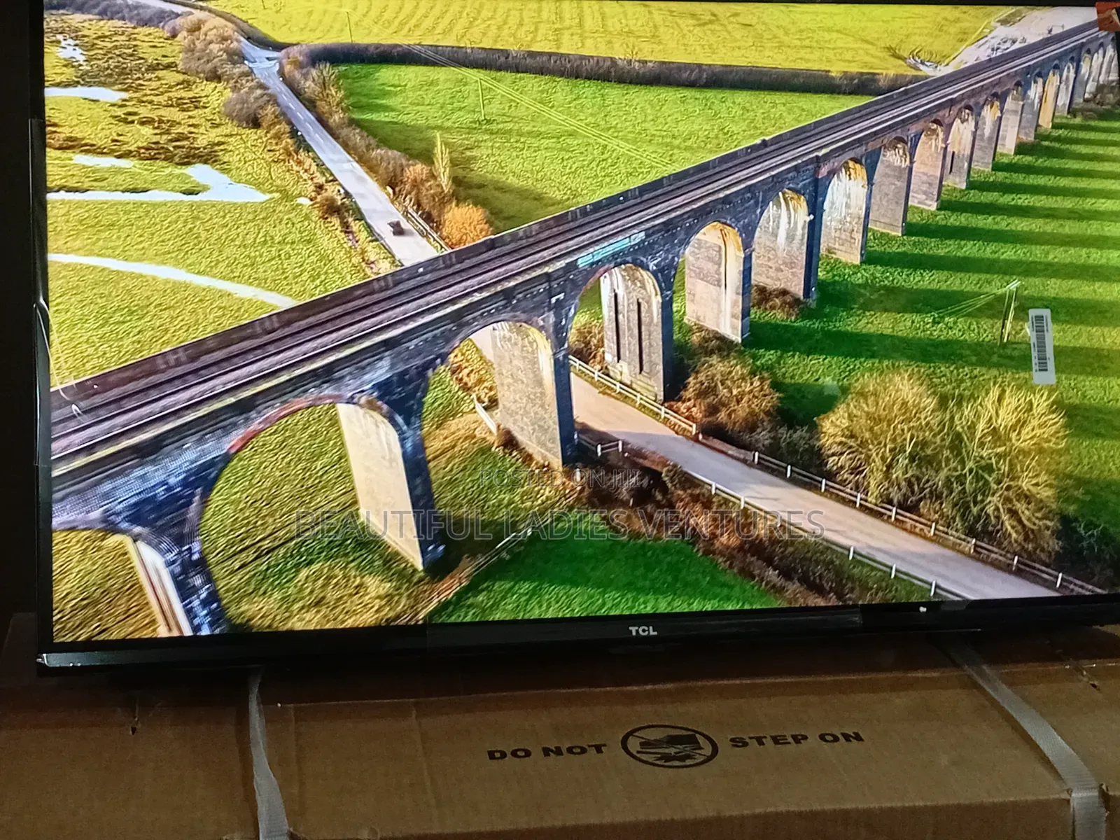 TCL 32-Inch Slim Screen Television – Stylish Compact
