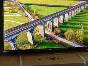 TCL 32-Inch Slim Screen Television – Stylish Compact