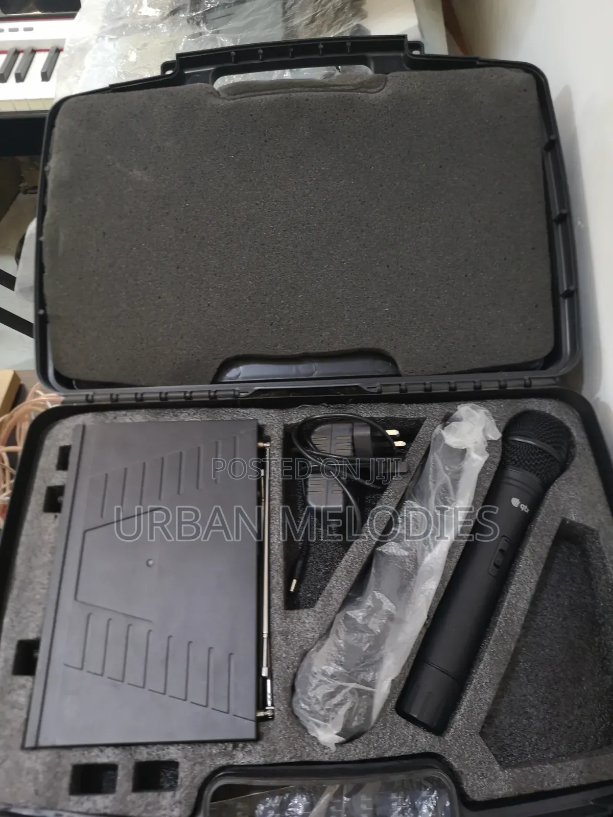 QTX Vh2 Dual Handheld Microphone VHF Wireless System