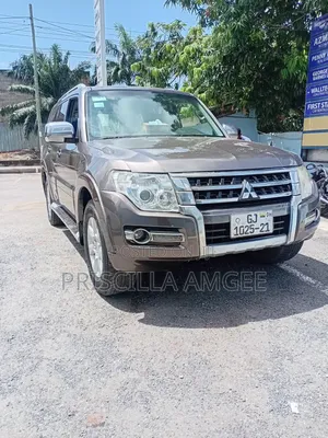Mitsubishi Pajero 2012 Brown