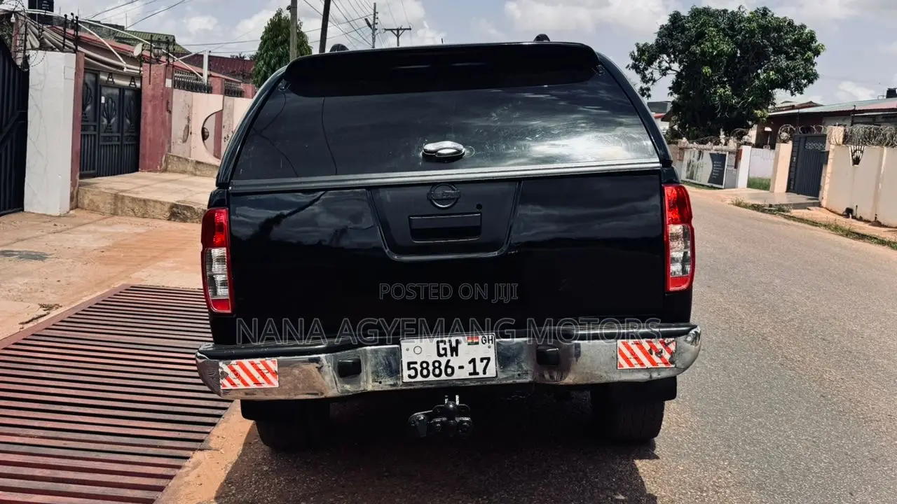 Nissan Navara 2.5 dCi Automatic 2010 Black