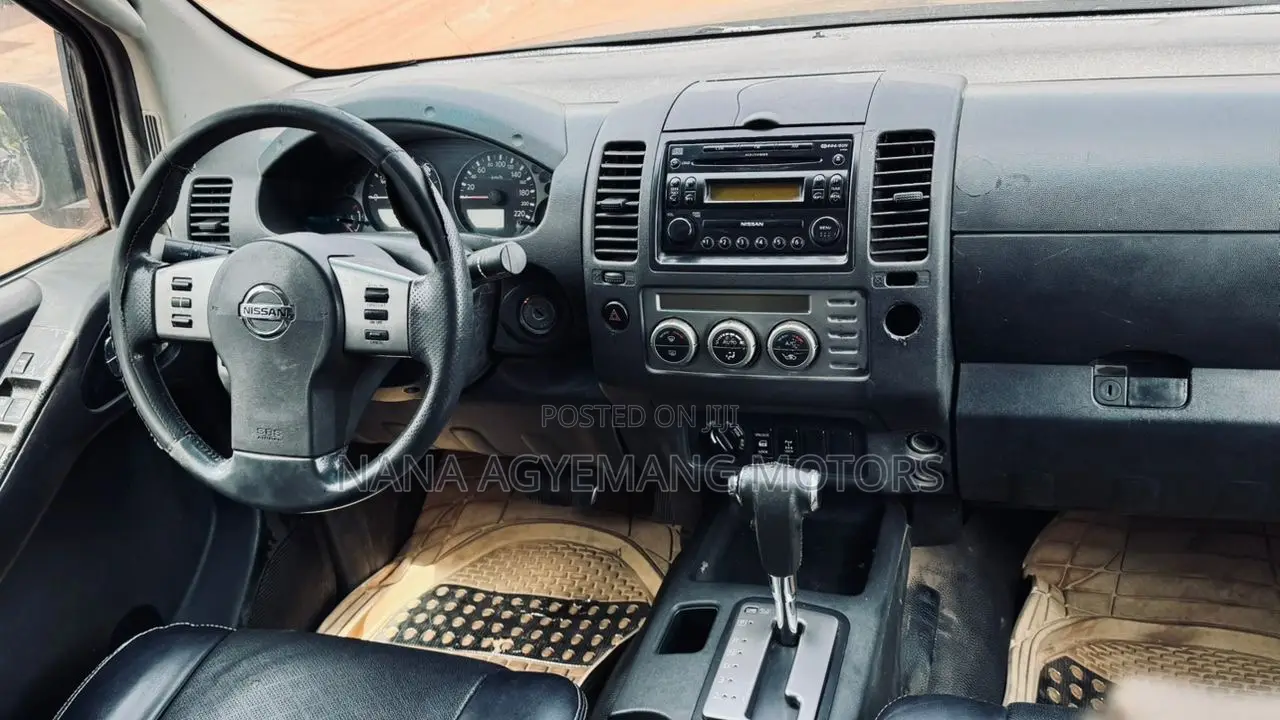 Nissan Navara 2.5 dCi Automatic 2010 Black