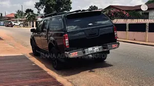 Nissan Navara 2.5 dCi Automatic 2010 Black