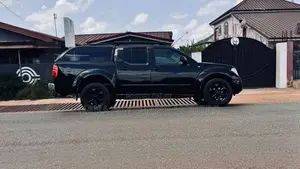 Nissan Navara 2.5 dCi Automatic 2010 Black