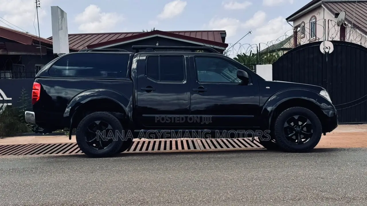 Nissan Navara 2.5 dCi Automatic 2010 Black