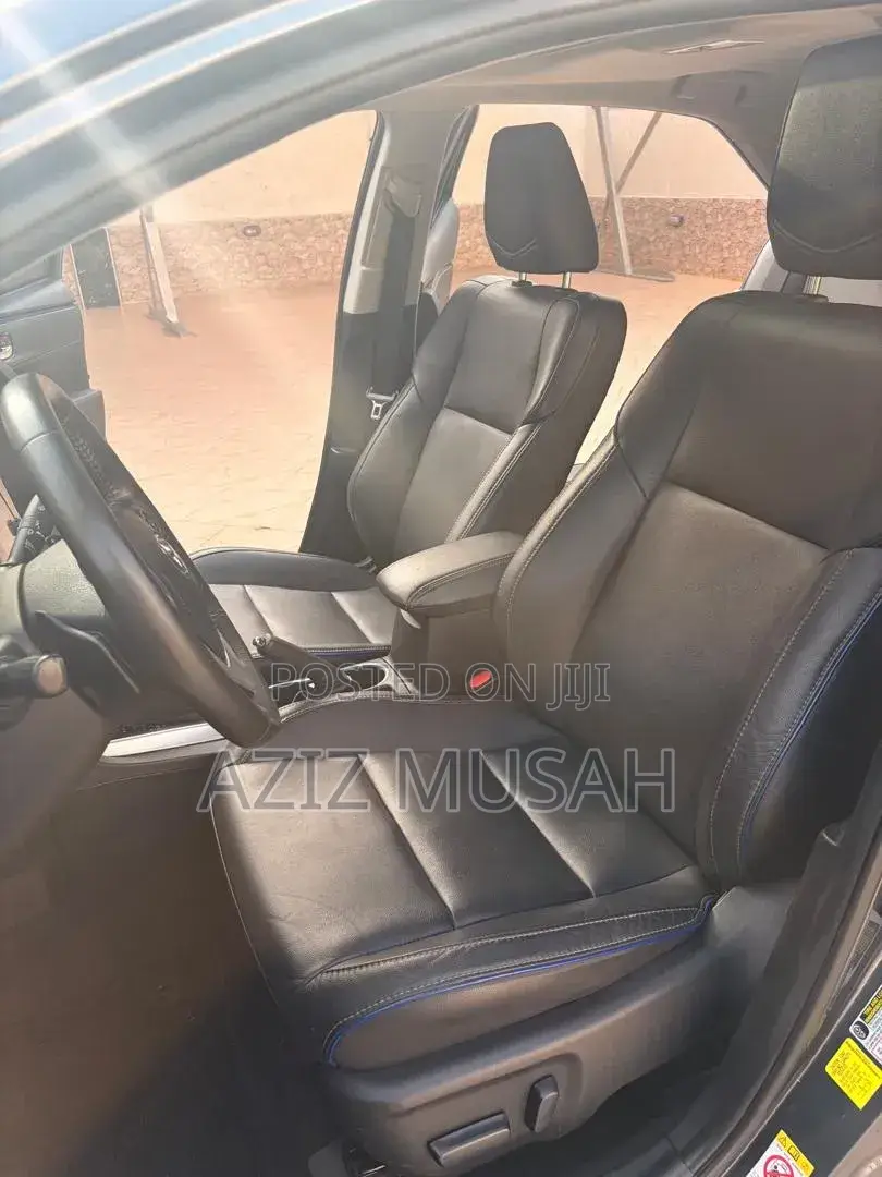 Toyota Corolla XSE 4dr Sedan (1.8L 4cyl CVT) 2017 Gray