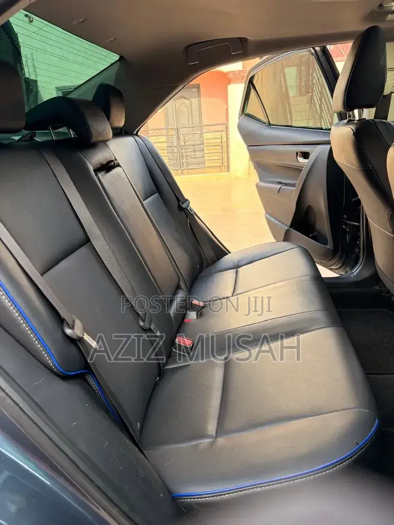 Toyota Corolla XSE 4dr Sedan (1.8L 4cyl CVT) 2017 Gray