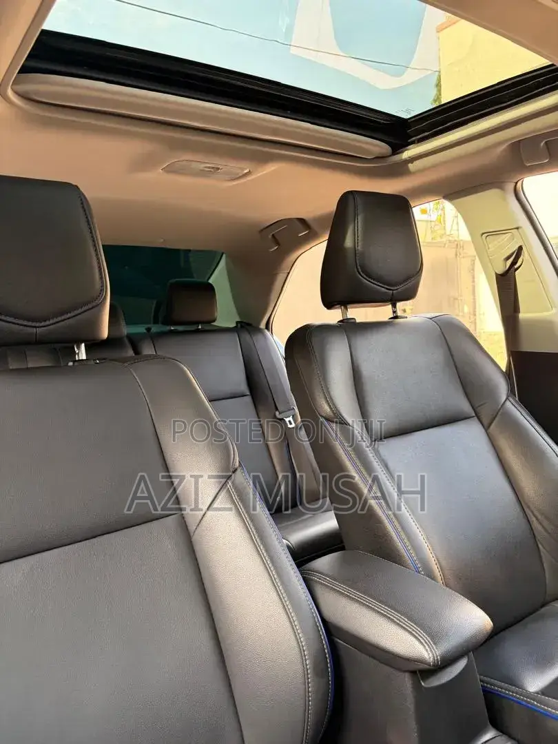 Toyota Corolla XSE 4dr Sedan (1.8L 4cyl CVT) 2017 Gray