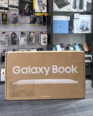New Laptop Samsung Galaxy Book4 16GB Intel Core 7 SSD 512GB