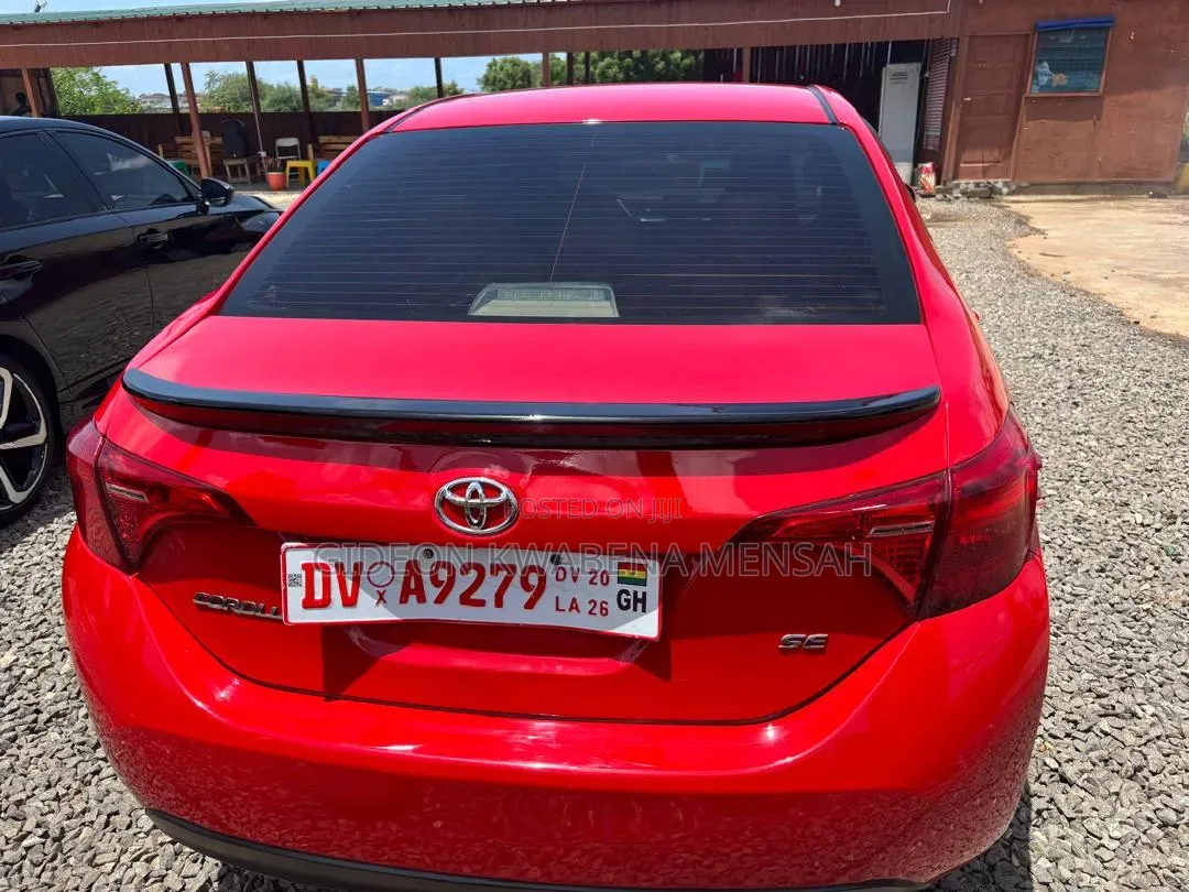 Toyota Corolla SE (1.8L 4cyl 2A) 2018 Red