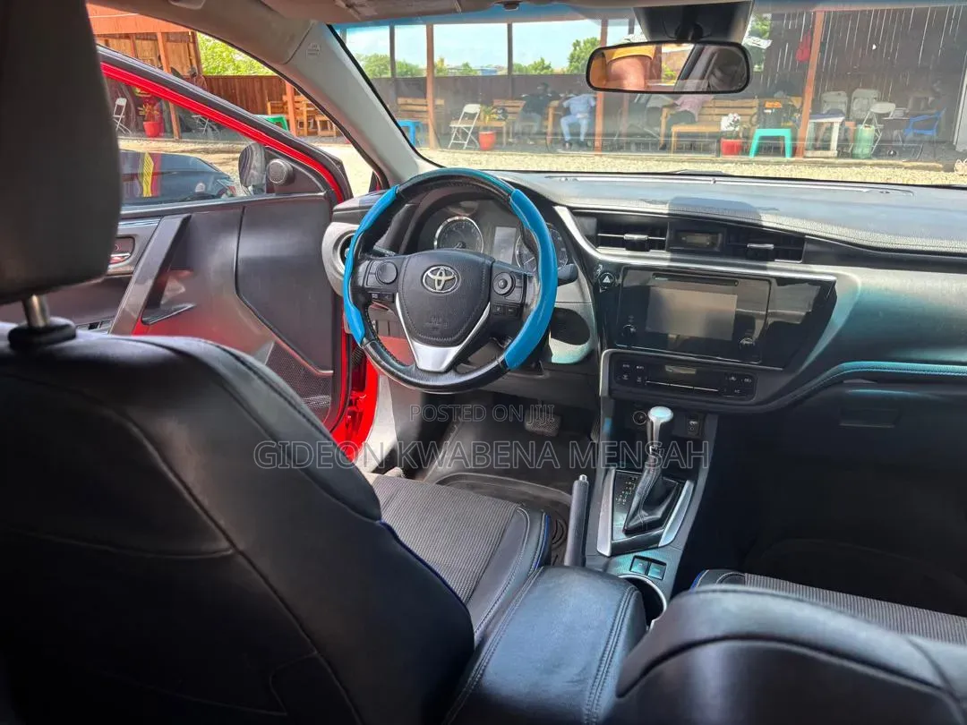 Toyota Corolla SE (1.8L 4cyl 2A) 2018 Red