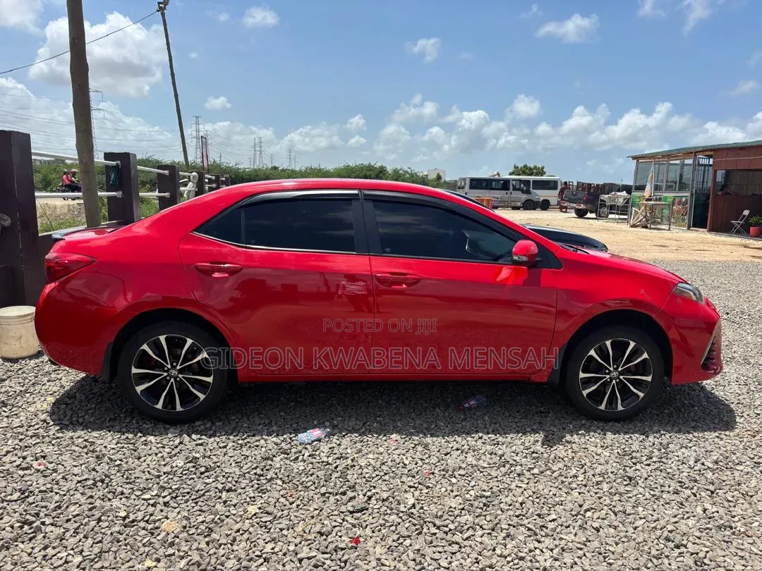 Toyota Corolla SE (1.8L 4cyl 2A) 2018 Red