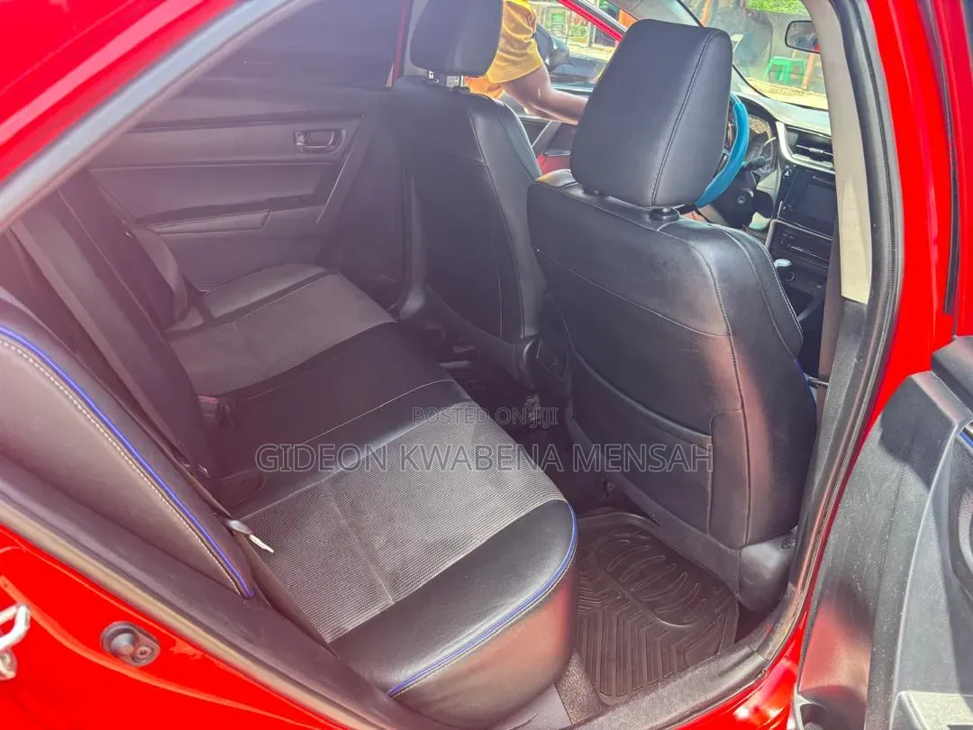 Toyota Corolla SE (1.8L 4cyl 2A) 2018 Red
