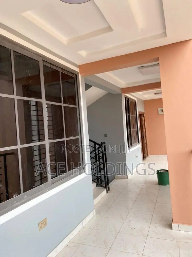 2bdrm Apartment in Lakeside for rent