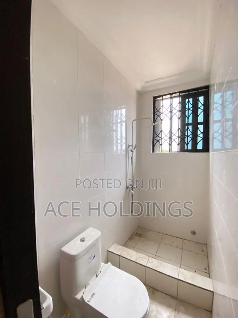 2bdrm Apartment in Lakeside for rent