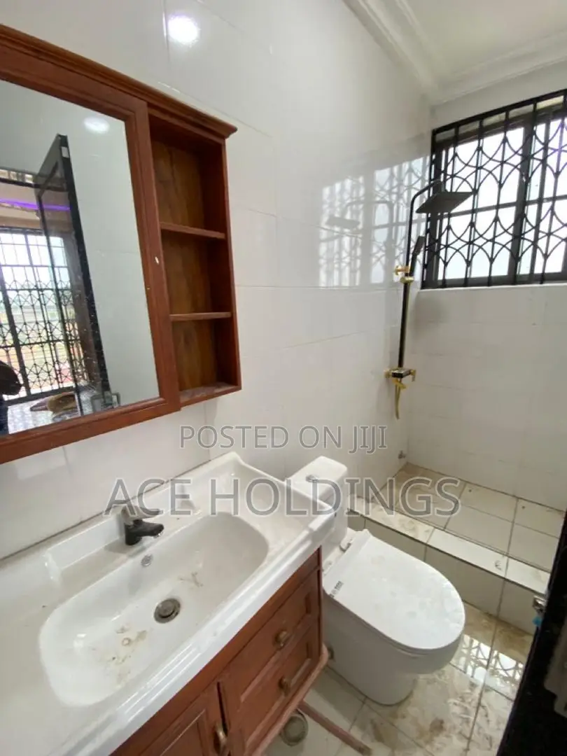 2bdrm Apartment in Lakeside for rent