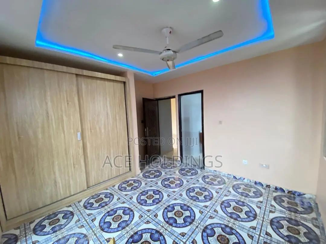 2bdrm Apartment in Lakeside for rent