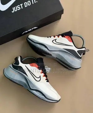 Nike Smiley Zoom Sneakers