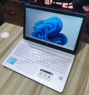 Laptop HP Pavilion 15 8GB Intel Core i5 HDD 1T