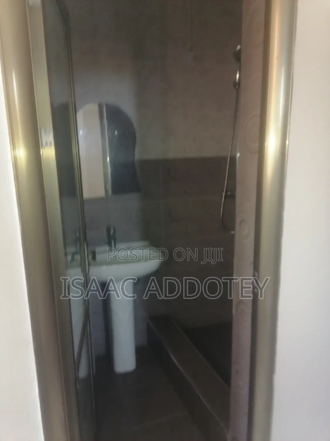 3bdrm Apartment in Nungua Adogono, Baatsona Total for rent