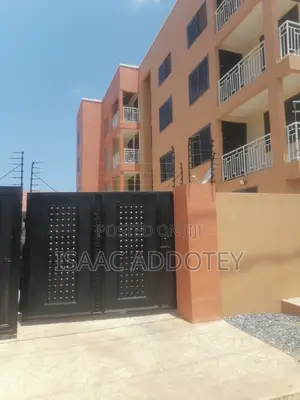 3bdrm Apartment in Sakumono Estate, Baatsona Total for rent