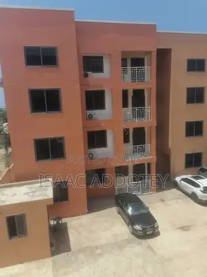 3bdrm Apartment in Sakumono Estate, Baatsona Total for rent