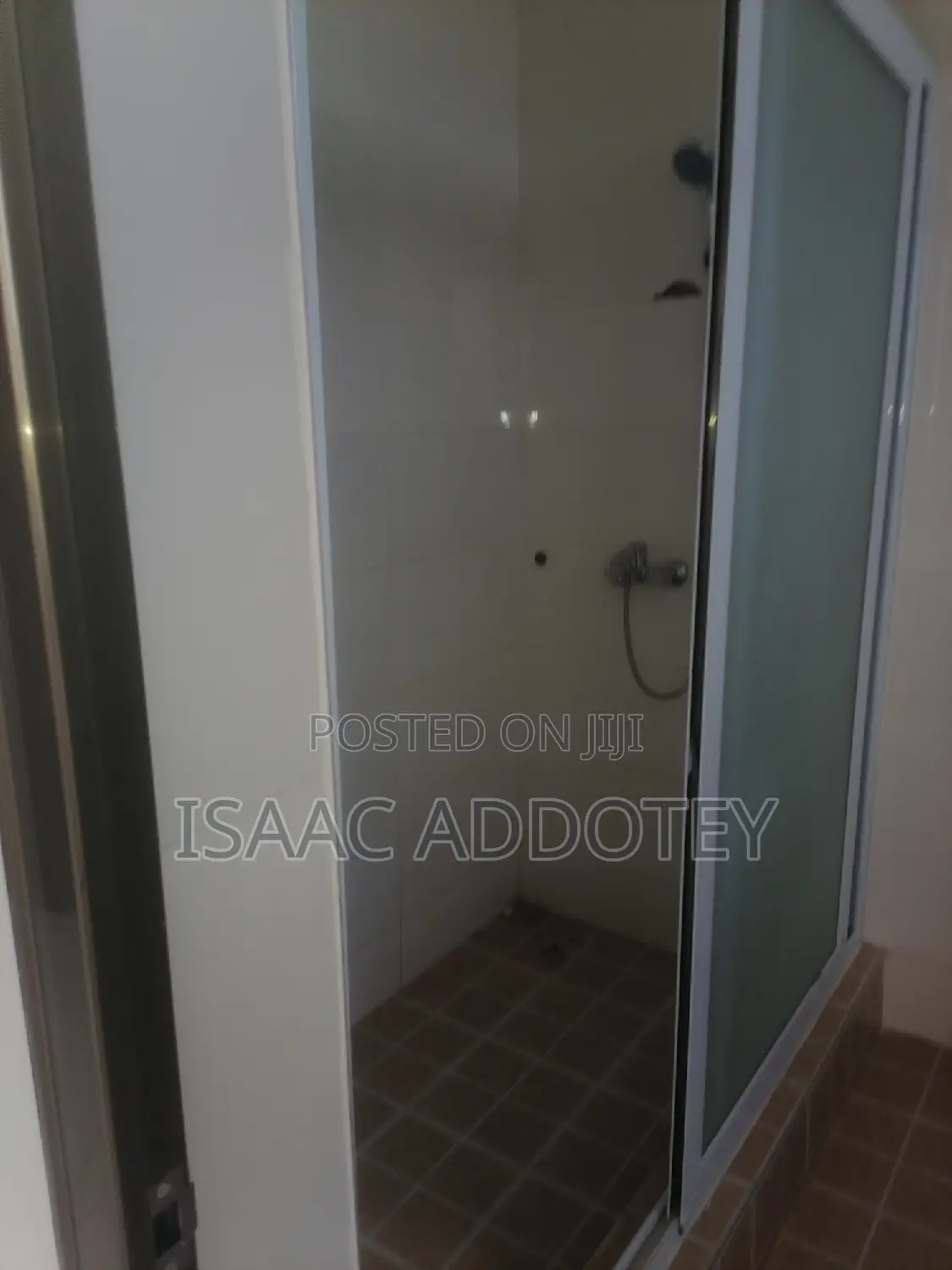 3bdrm Apartment in Sakumono Estate, Baatsona Total for rent