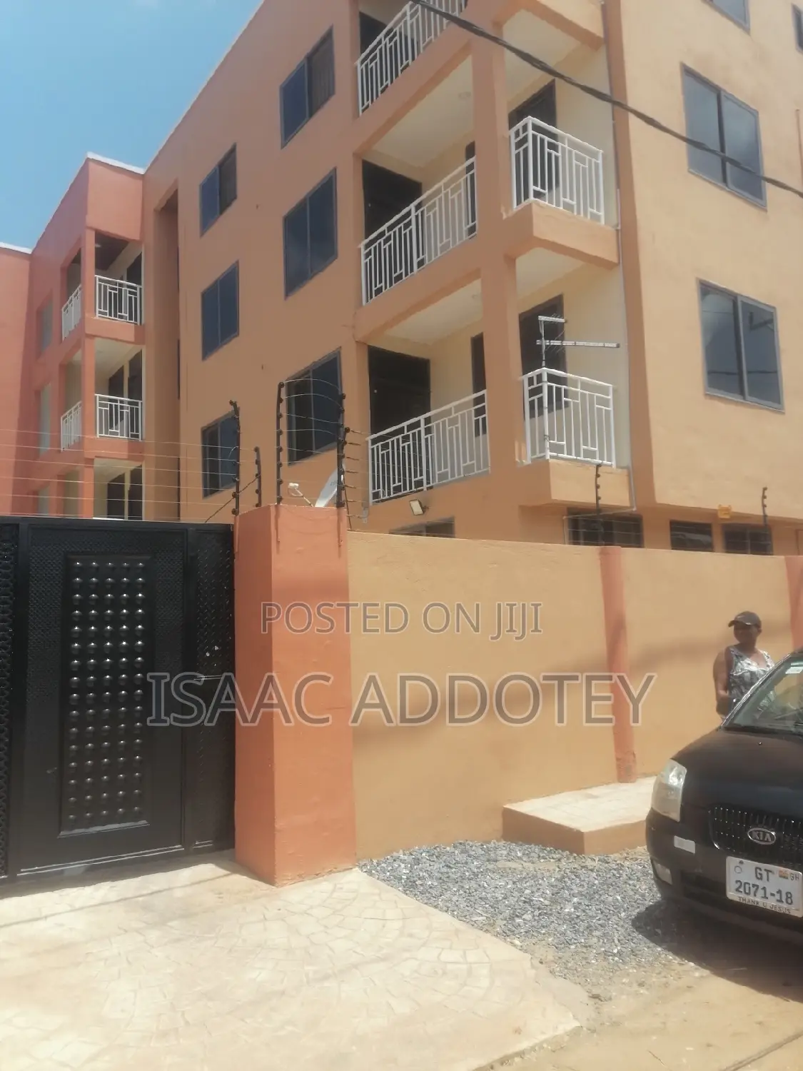 3bdrm Apartment in Sakumono Estate, Baatsona Total for rent