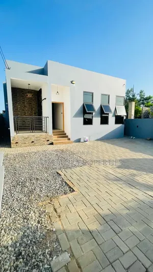 3bdrm House in Pokuase Odumase for sale