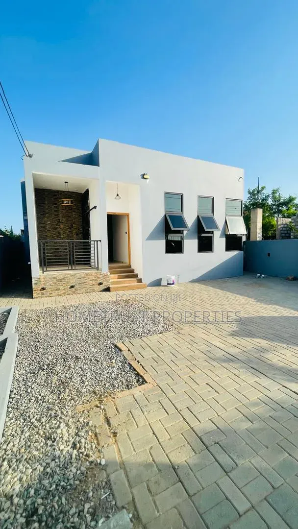 3bdrm House in Pokuase Odumase for sale