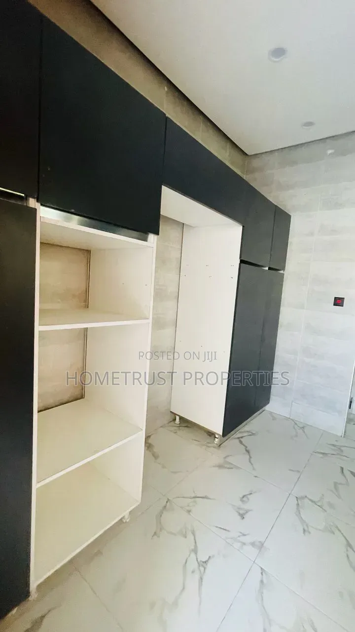 3bdrm House in Pokuase Odumase for sale
