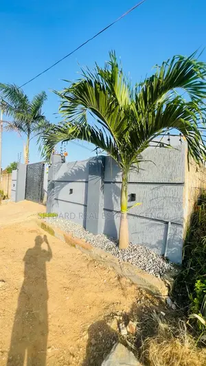3bdrm House in Pokuase for sale