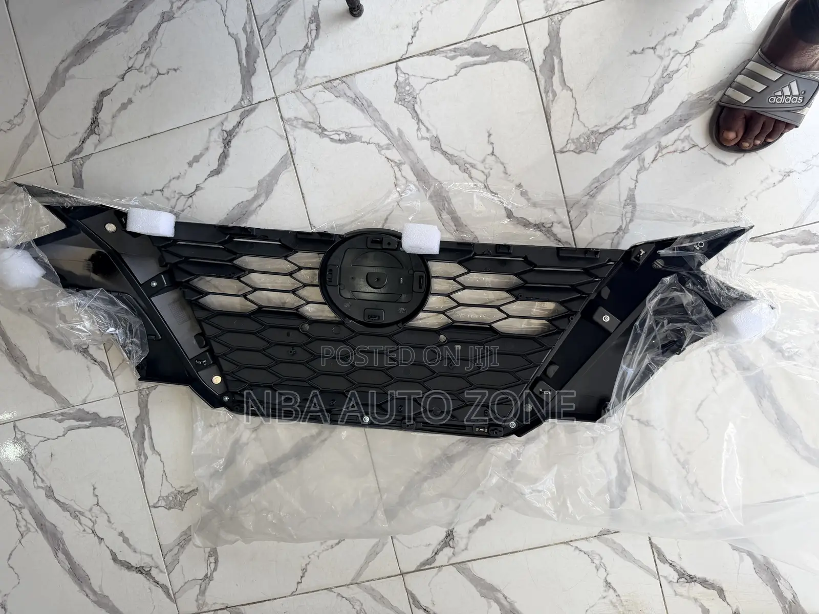 Nissan Sentra 2020,2021 Front Grille/Top Shell