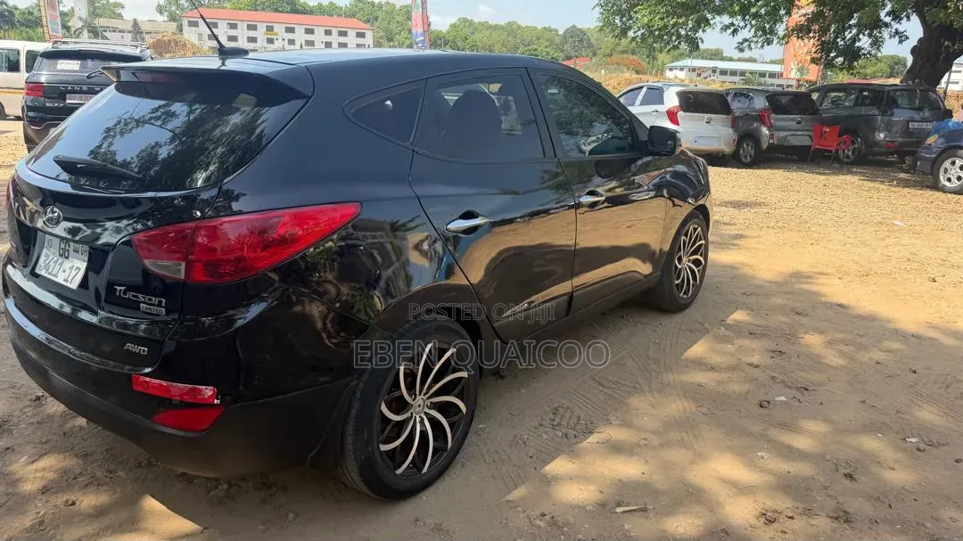 Hyundai Tucson 2012 Black