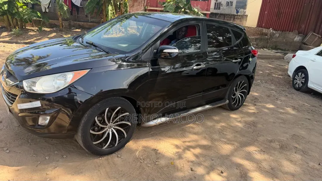 Hyundai Tucson 2012 Black