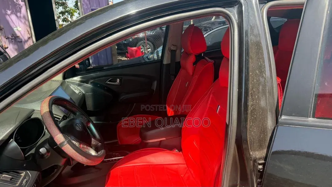 Hyundai Tucson 2012 Black