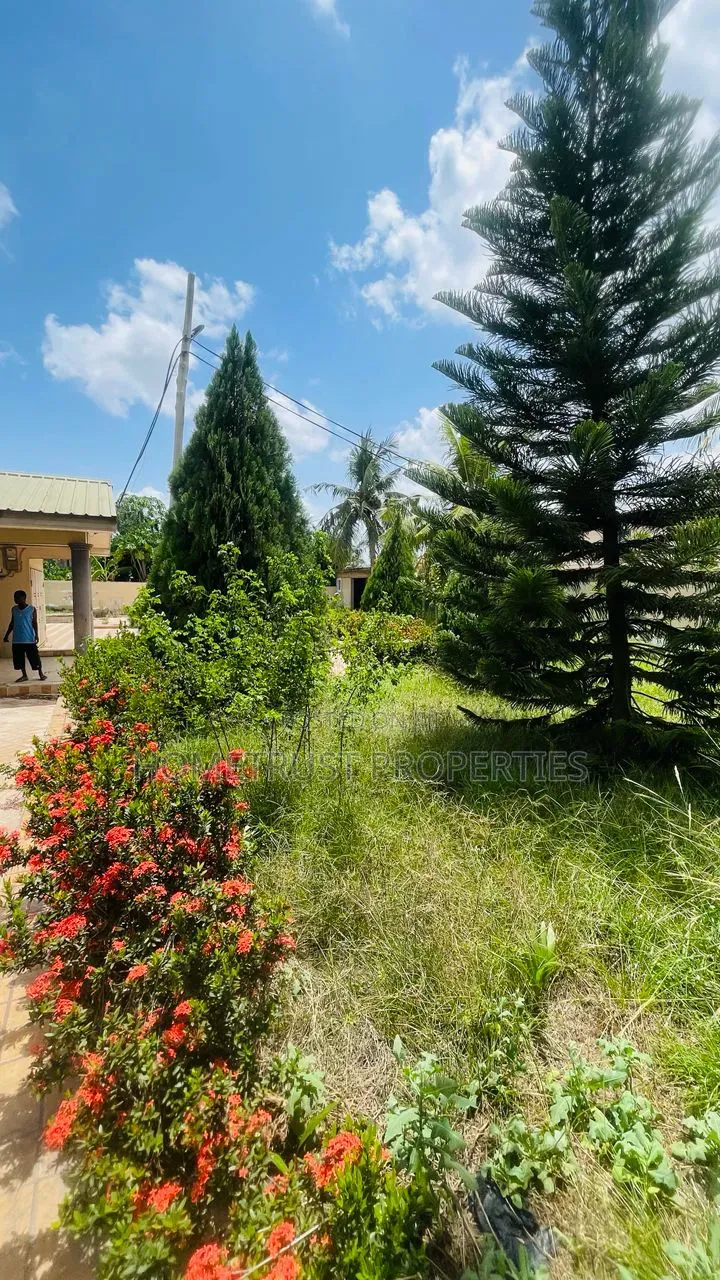 4bdrm House in Amasaman Satellite for sale