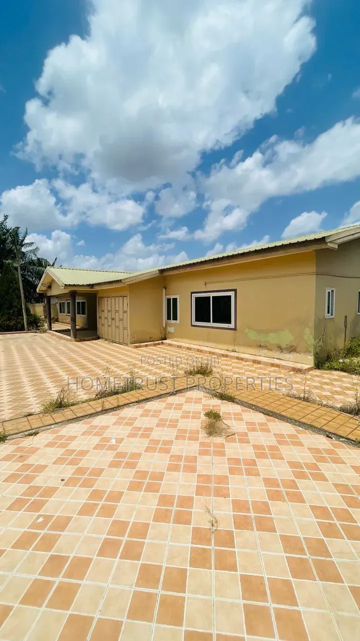 4bdrm House in Amasaman Satellite for sale