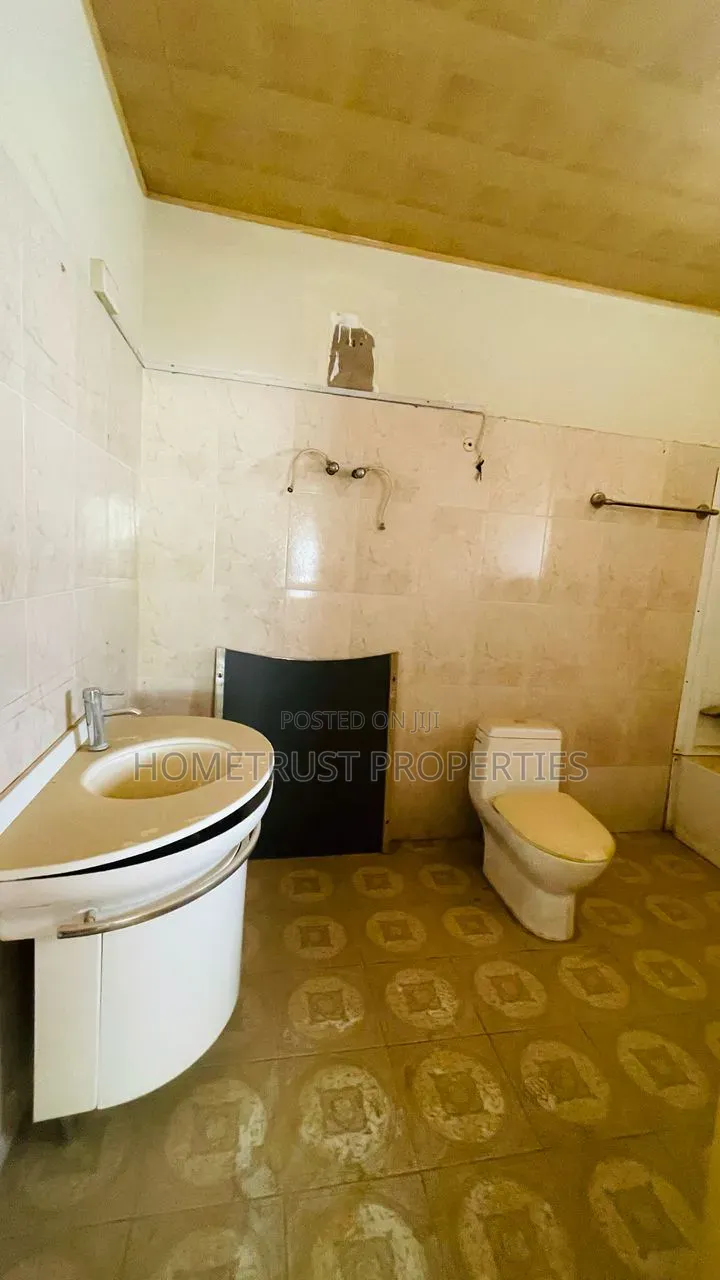 4bdrm House in Amasaman Satellite for sale