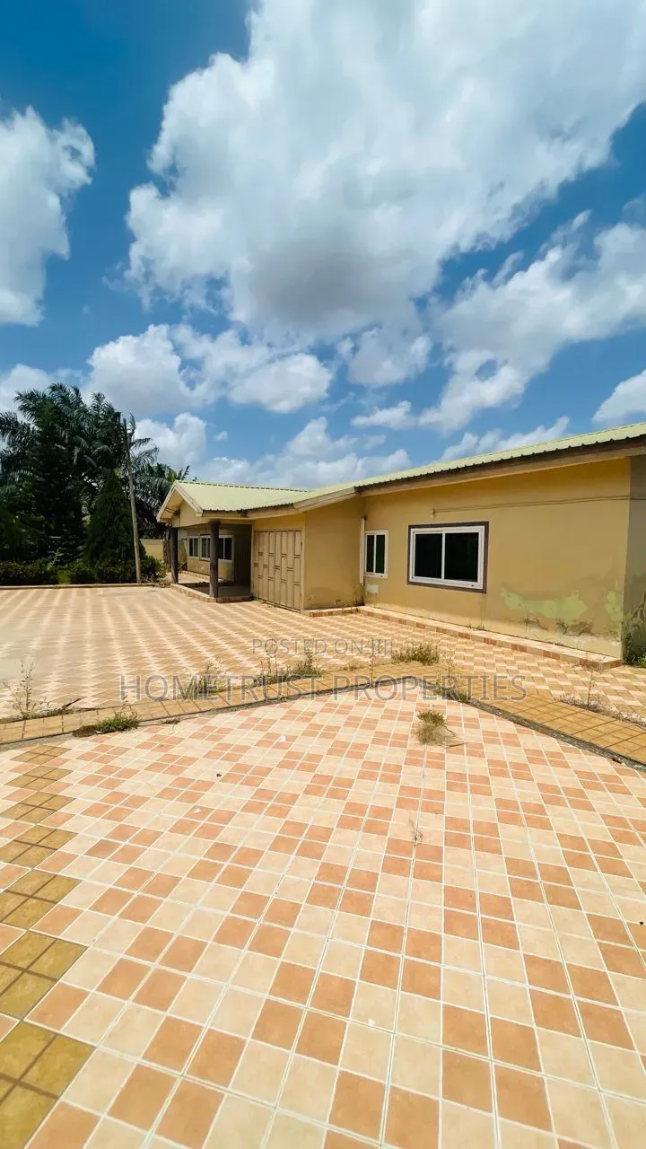 4bdrm House in Amasaman Satellite for sale