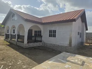 5bdrm House in Ipt Nyankyerenease, Kumasi Metropolitan for sale